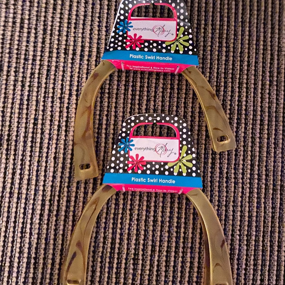 Plastic Swirl Handles